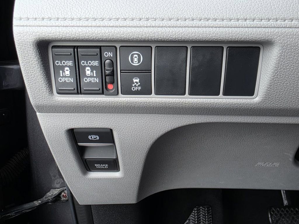 Used 2023 Honda Odyssey EX image 25