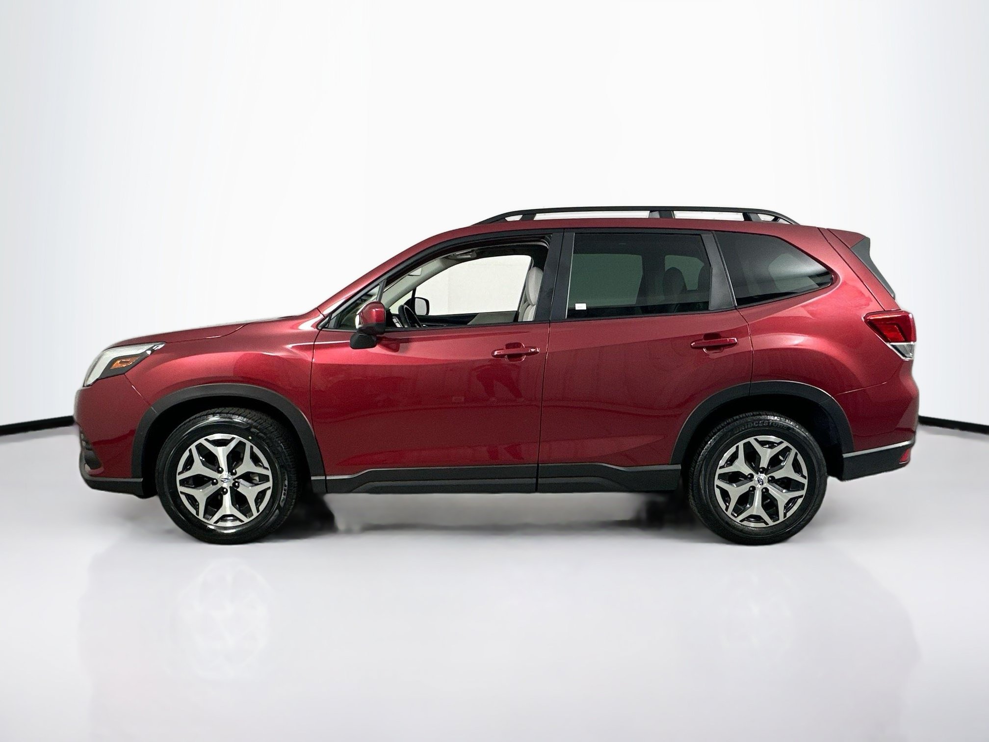 Used 2023 Subaru Forester Premium AWD/4WD image 8
