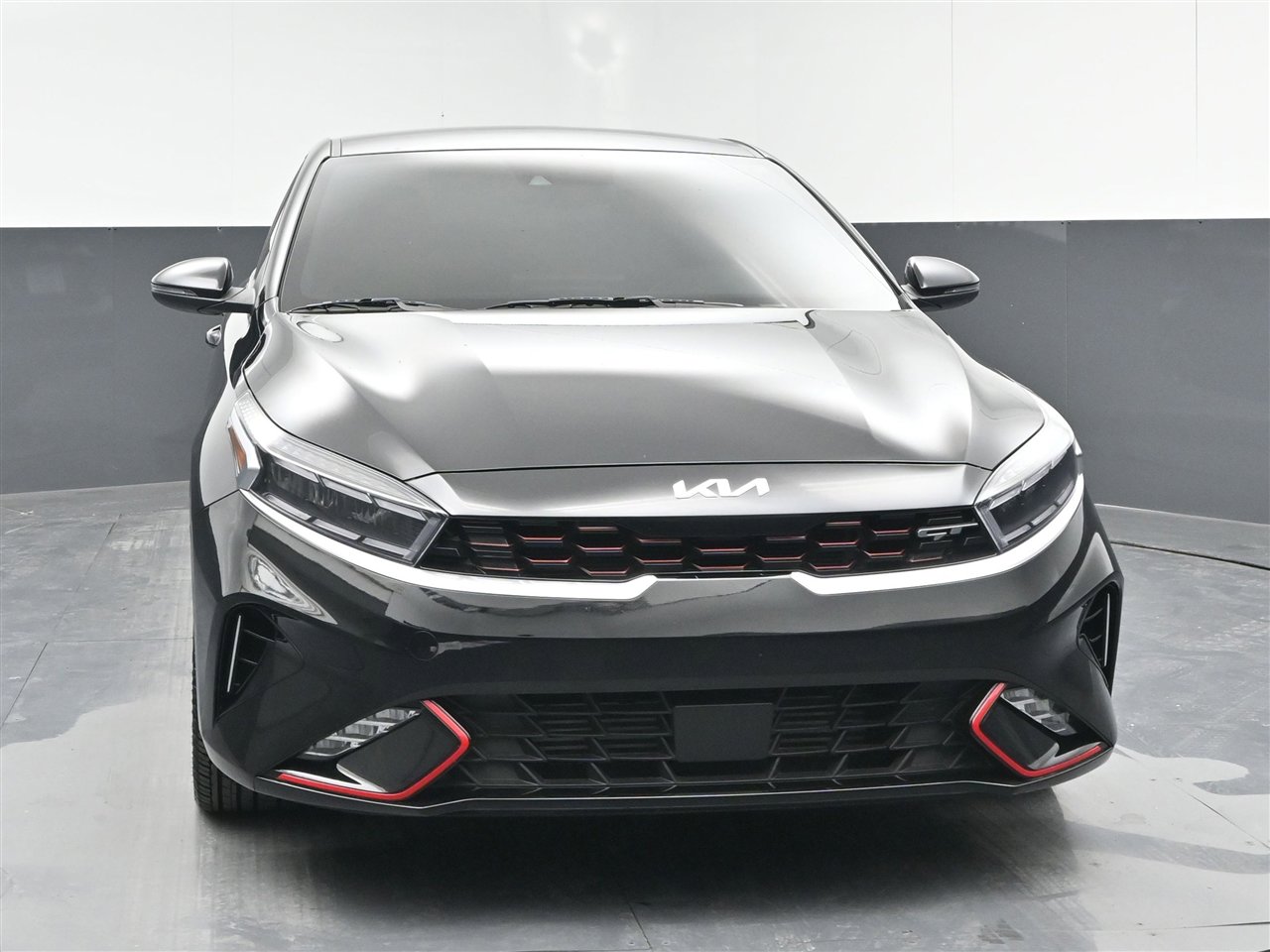 Used 2024 Kia Forte GT image 2