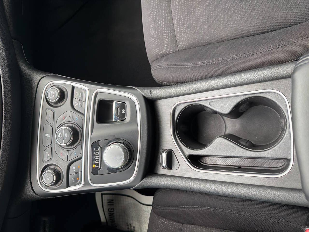 Used 2015 Chrysler 200 Limited w/ Convenience Group FWD image 16