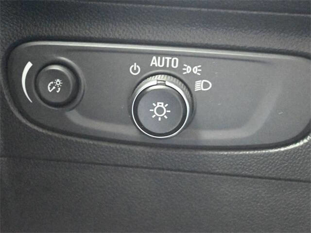 Used 2021 Buick Envision Essence w/ Technology Package I image 32