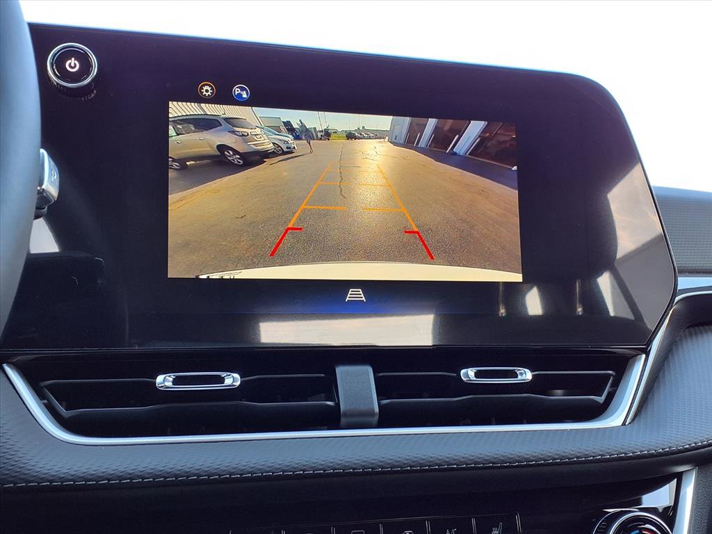 Used 2025 Chevrolet Equinox LT image 4