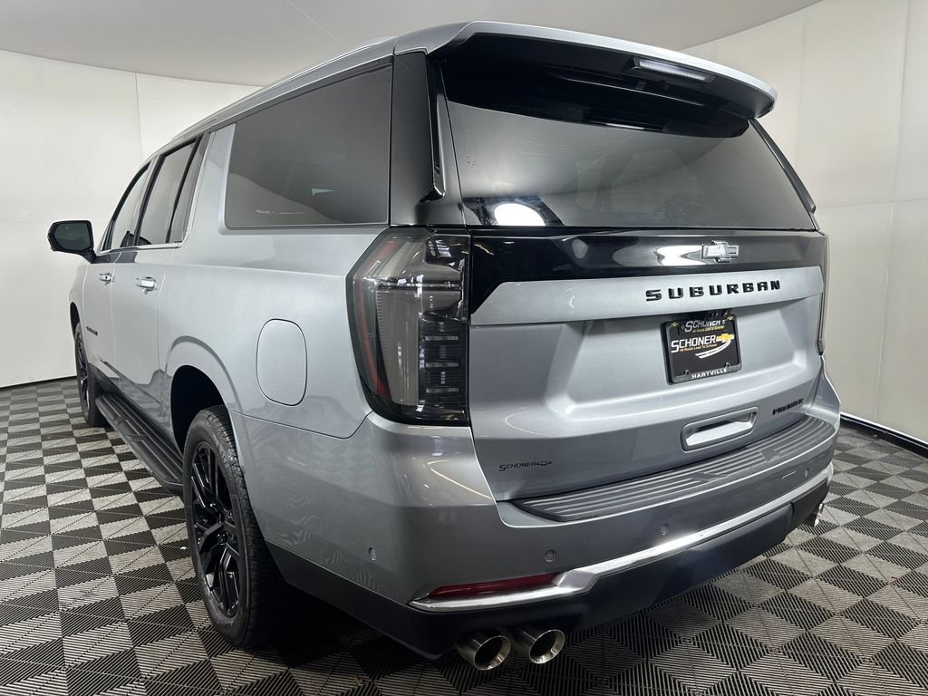 Used 2025 Chevrolet Suburban Premier AWD/4WD image 3