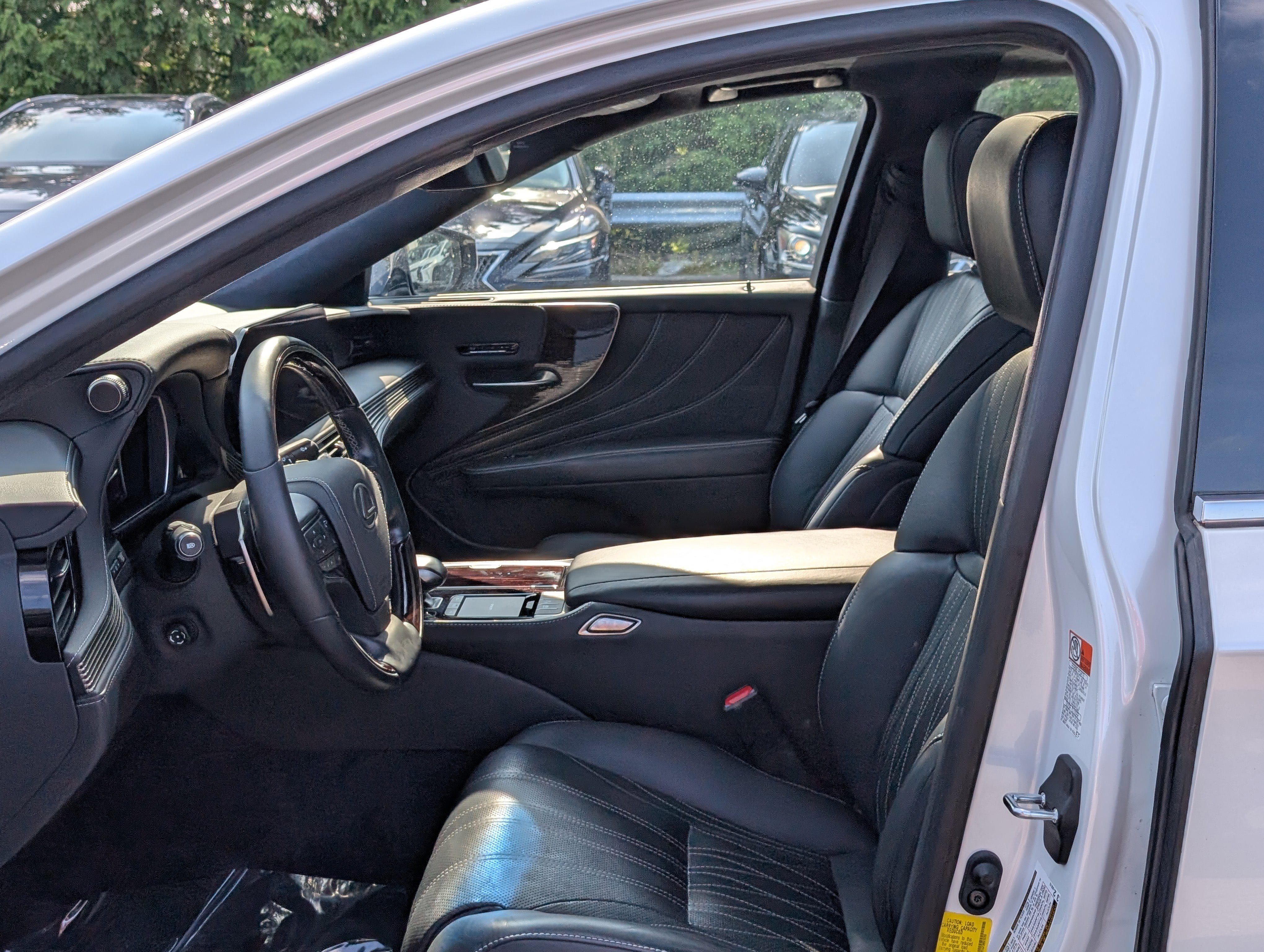 Certified 2022 Lexus LS 500 500 w/ Interior Upgrade Package image 17