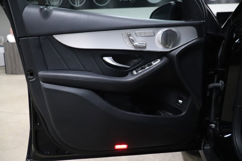 Used 2021 Mercedes-Benz GLC 300 w/ AMG Line image 9