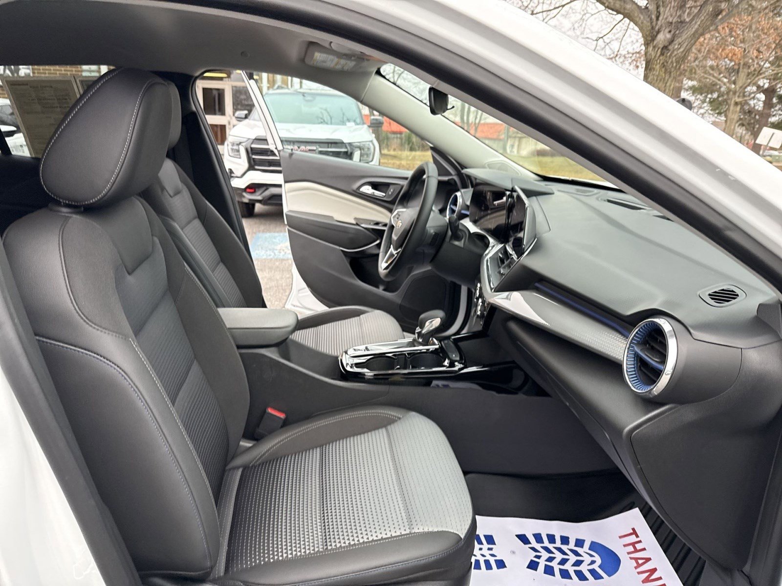 Used 2024 Chevrolet Trax LT w/ Driver Confidence Package image 23