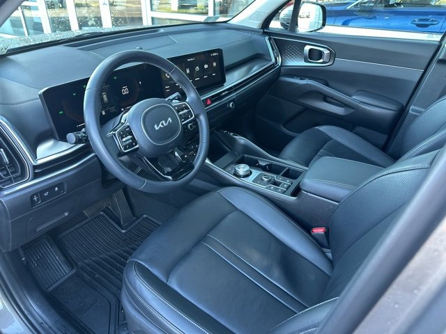 Used 2025 Kia Sorento EX w/ EX Panoramic Sunroof Package image 15