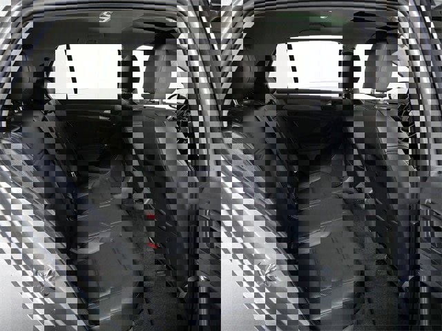 Used 2018 Volkswagen Golf SE image 12