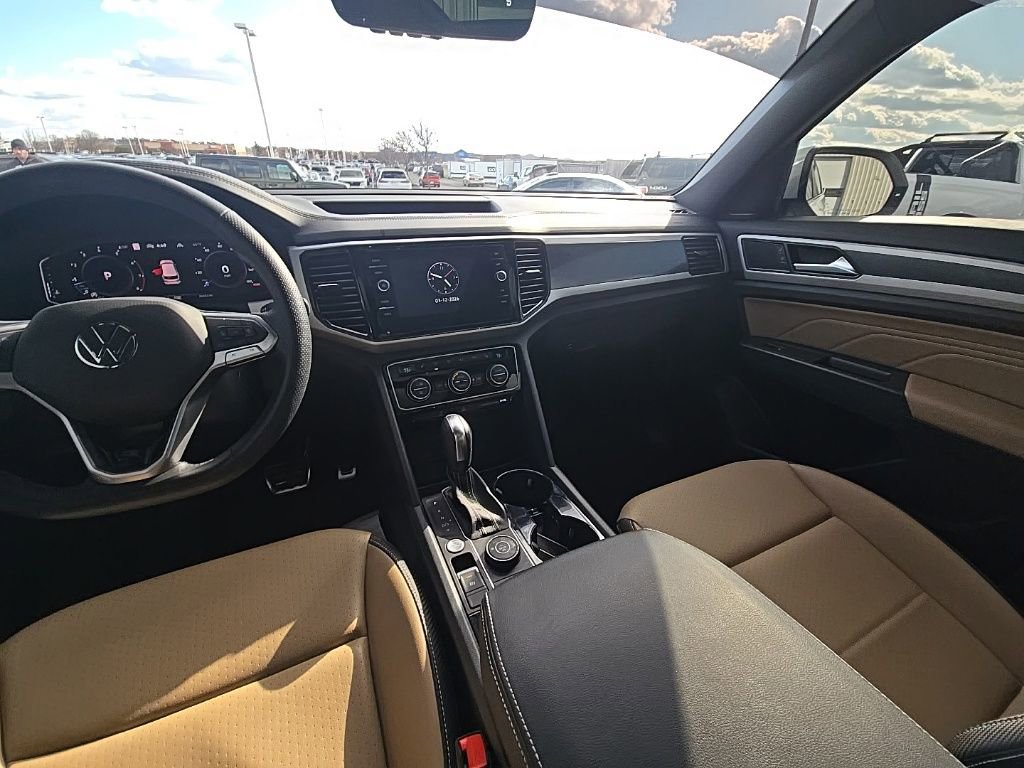 Used 2022 Volkswagen Atlas Cross Sport SEL R-Line image 28