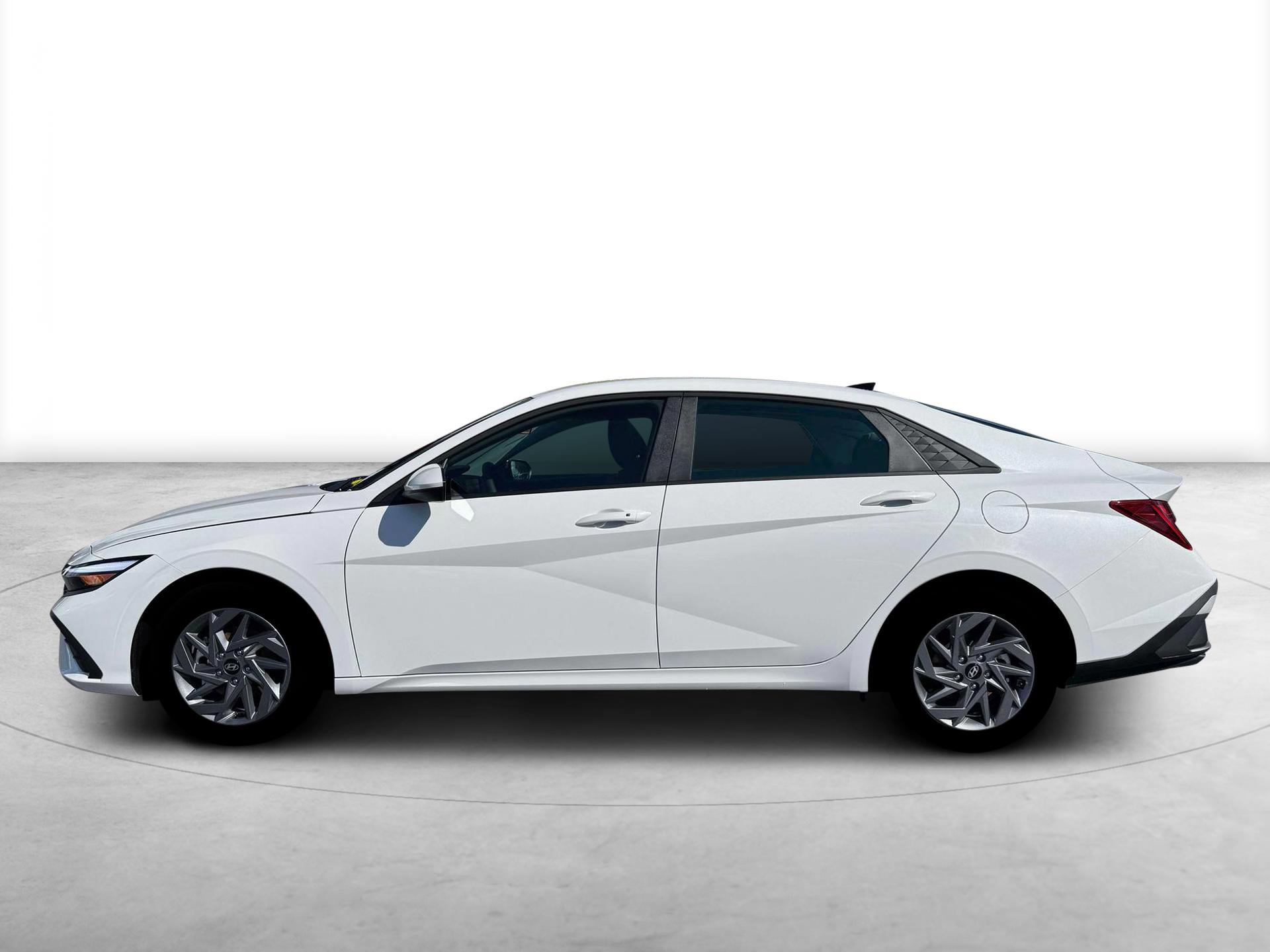 New 2026 Hyundai Elantra Blue image 3