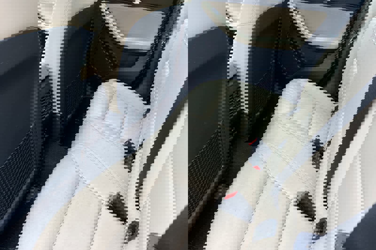 Used 2017 INFINITI QX30 Premium w/ Navigation Package image 5