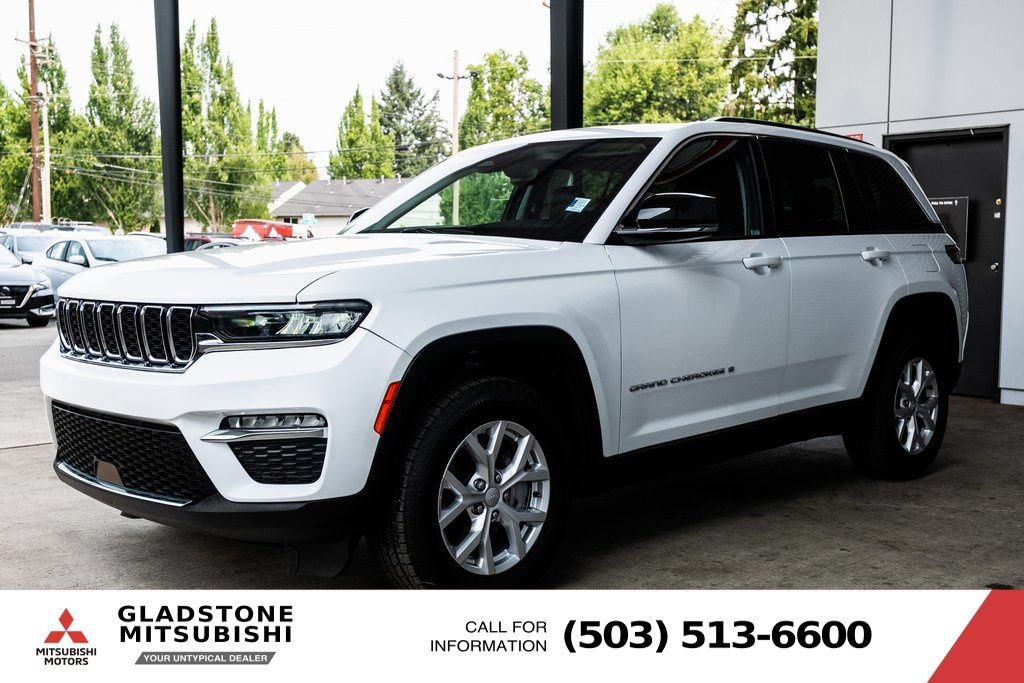 Used 2023 Jeep Grand Cherokee Limited AWD/4WD image 4