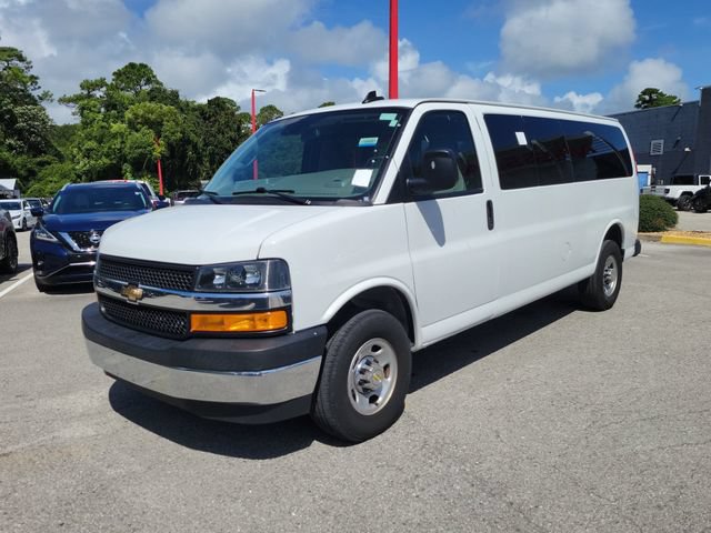 Used 2024 Chevrolet Express 3500 LT w/ LT Preferred Equipment Group RWD image 5