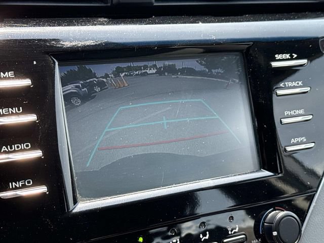 Used 2018 Toyota Camry LE FWD image 16
