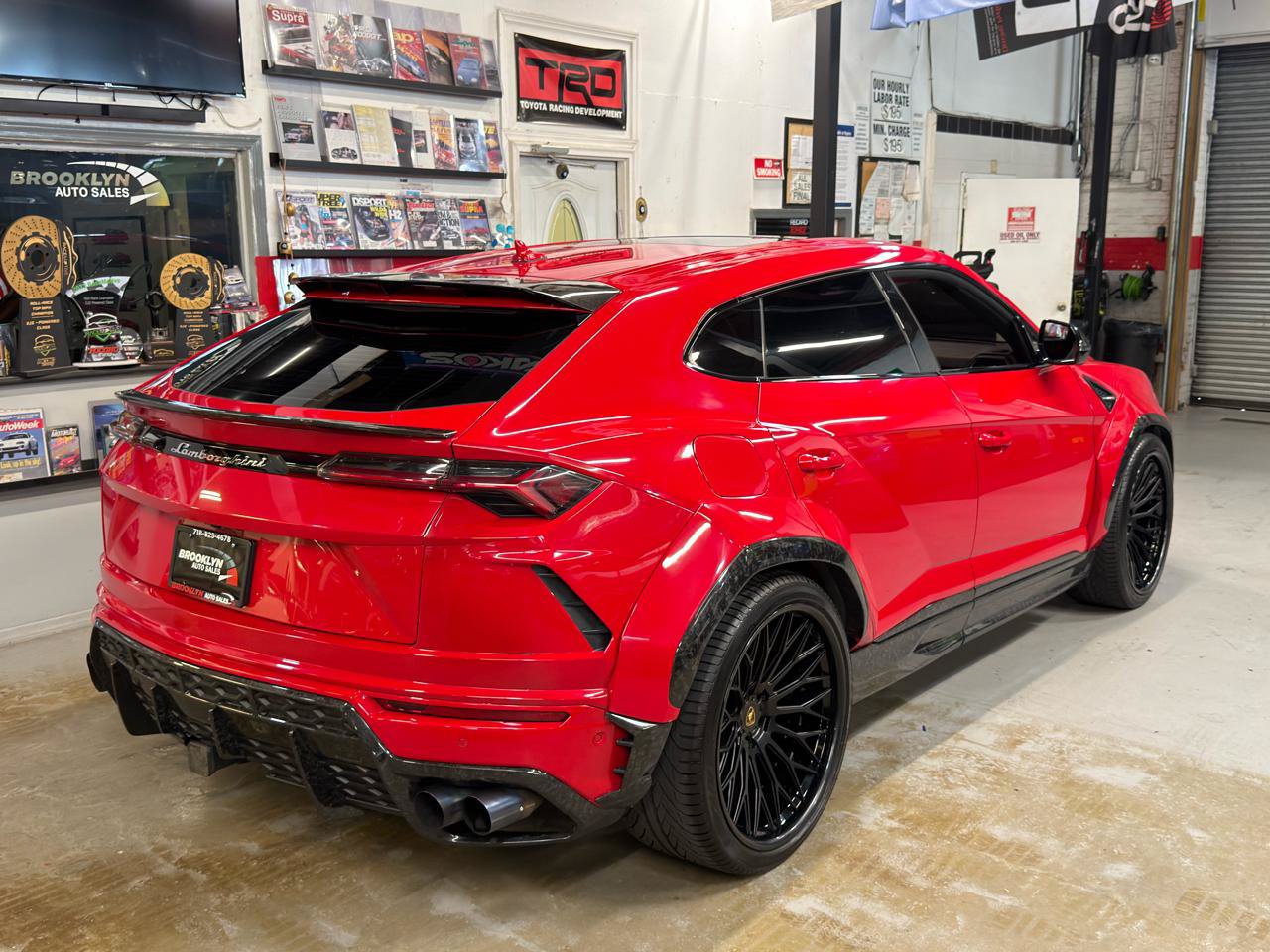 Used 2019 Lamborghini Urus AWD/4WD image 6