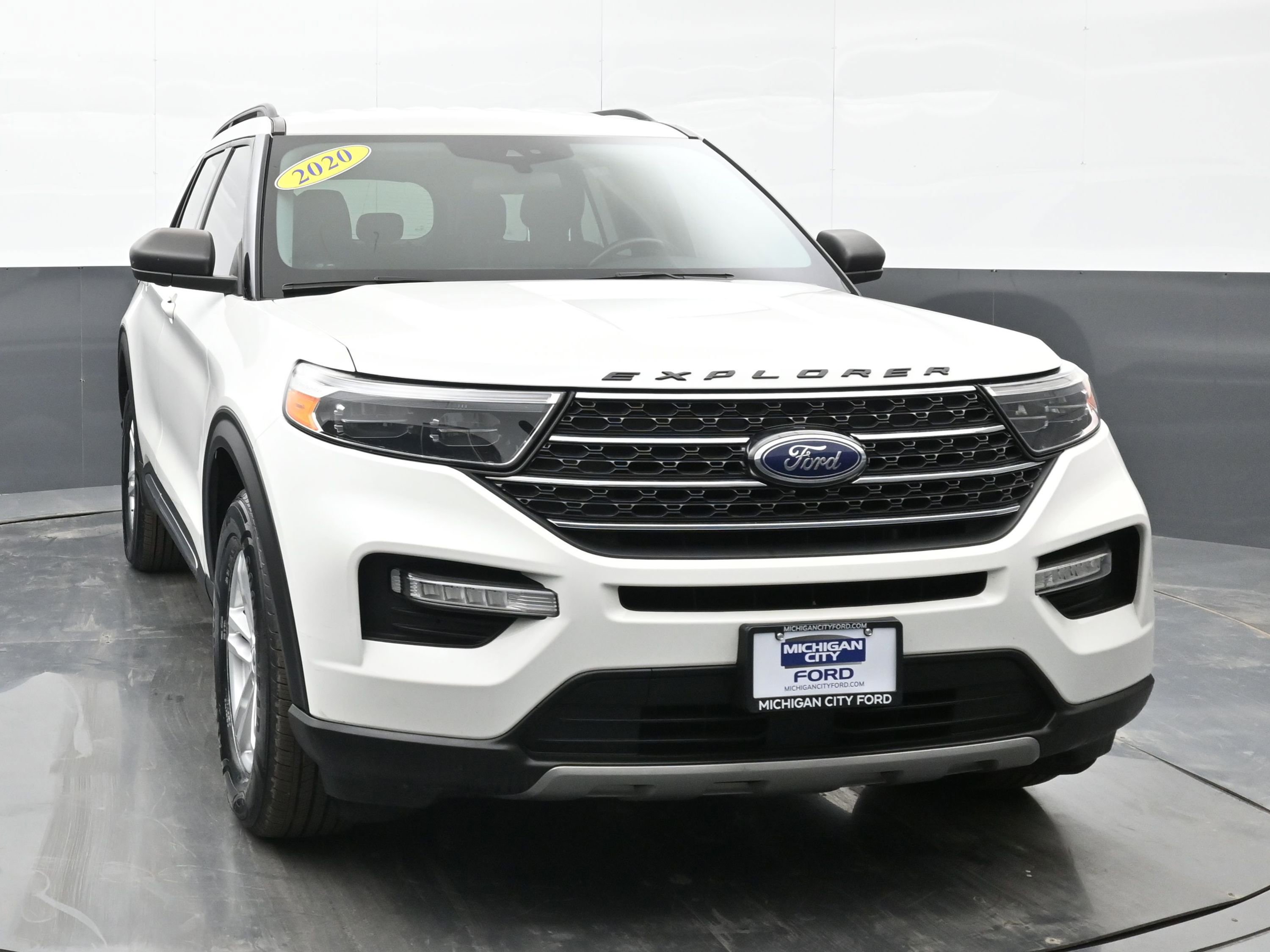 Used 2020 Ford Explorer XLT w/ Equipment Group 202A image 2