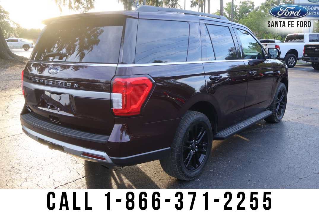 Used 2024 Ford Expedition XLT RWD image 4