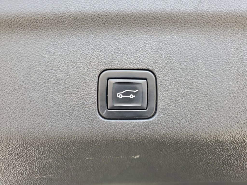 Used 2023 GMC Yukon Denali Ultimate image 37