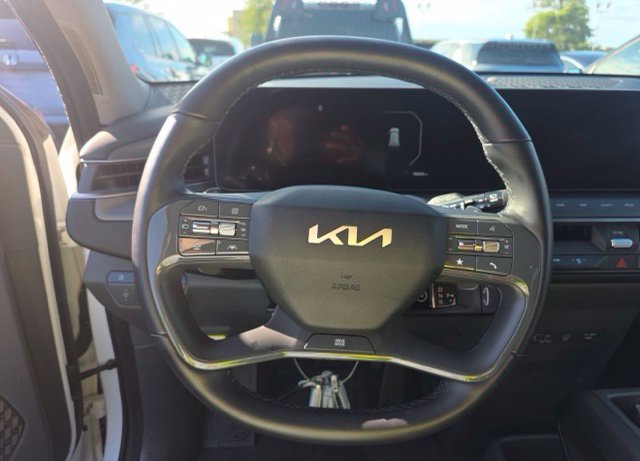 Certified 2024 Kia EV9 Light Long Range RWD image 10