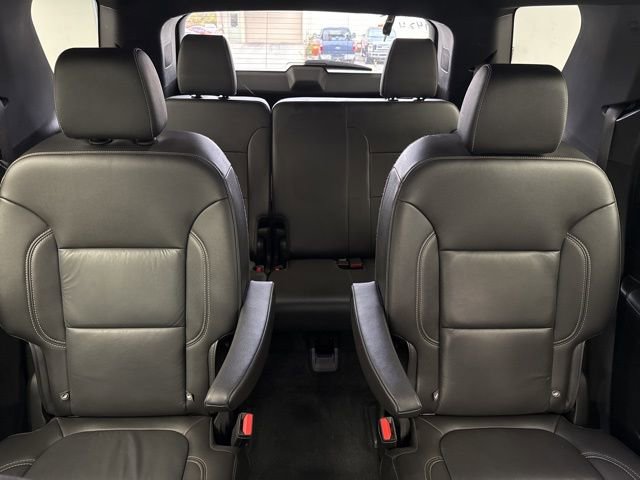 Used 2022 Chevrolet Traverse LT image 18