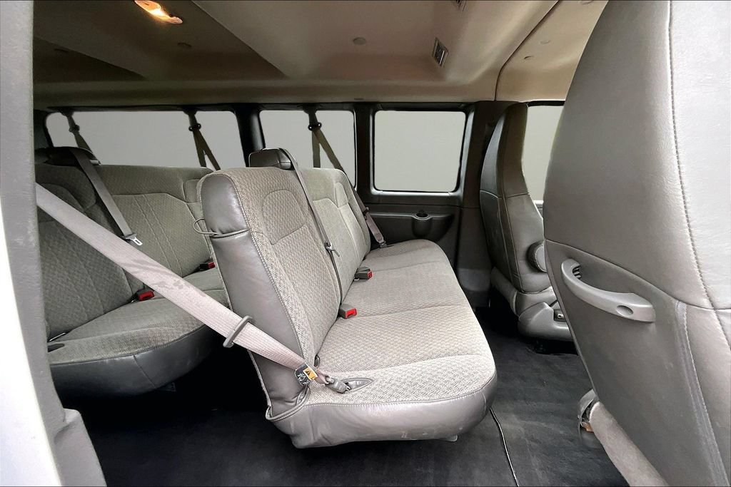 Used 2025 Chevrolet Express 3500 LT w/ LT Preferred Equipment Group RWD image 24