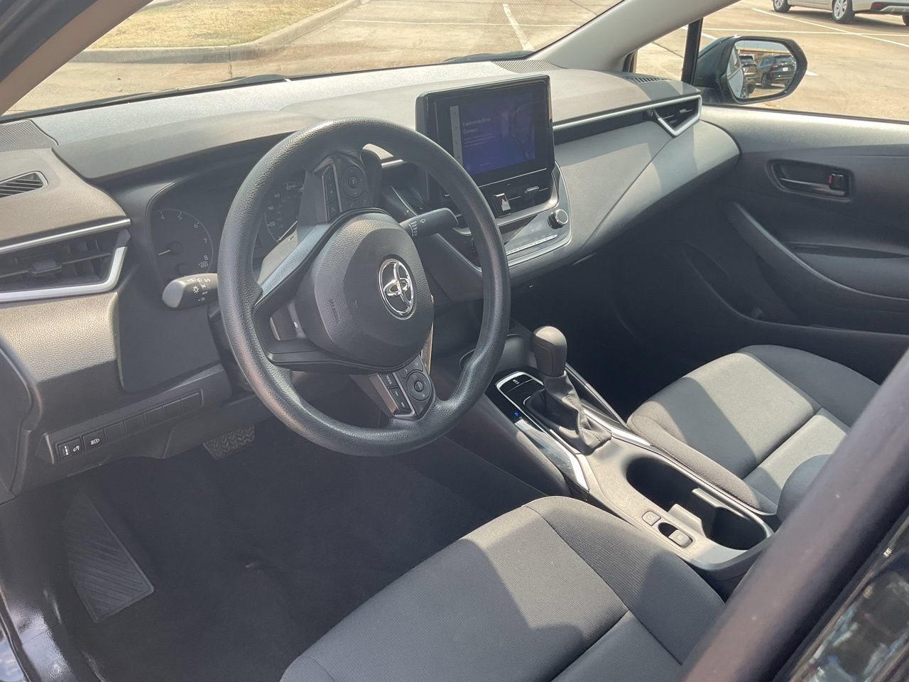 Used 2025 Toyota Corolla LE FWD image 10