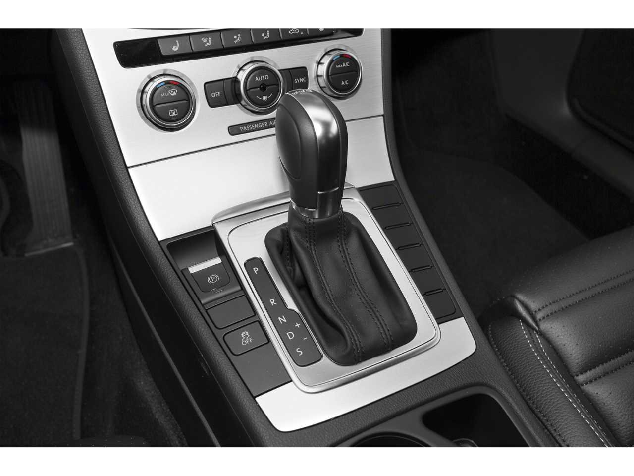 Used 2015 Volkswagen CC R-Line image 11