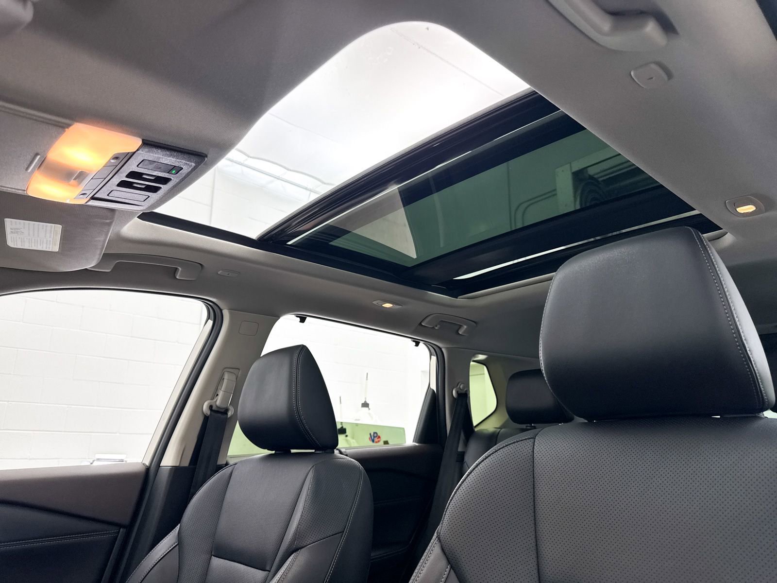 Used 2023 Nissan Rogue Platinum w/ Platinum Premium Package image 3