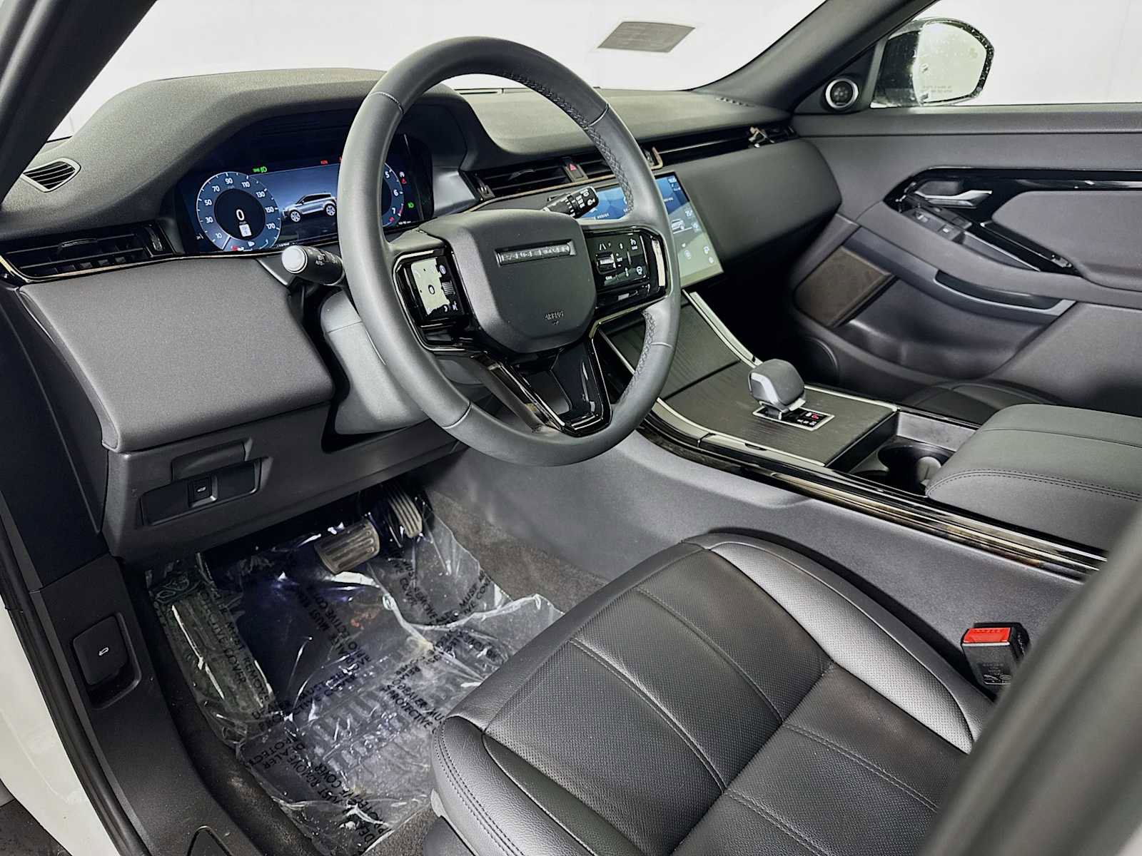 Used 2025 Land Rover Range Rover Evoque S image 9