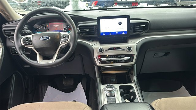 Used 2023 Ford Explorer XLT image 7