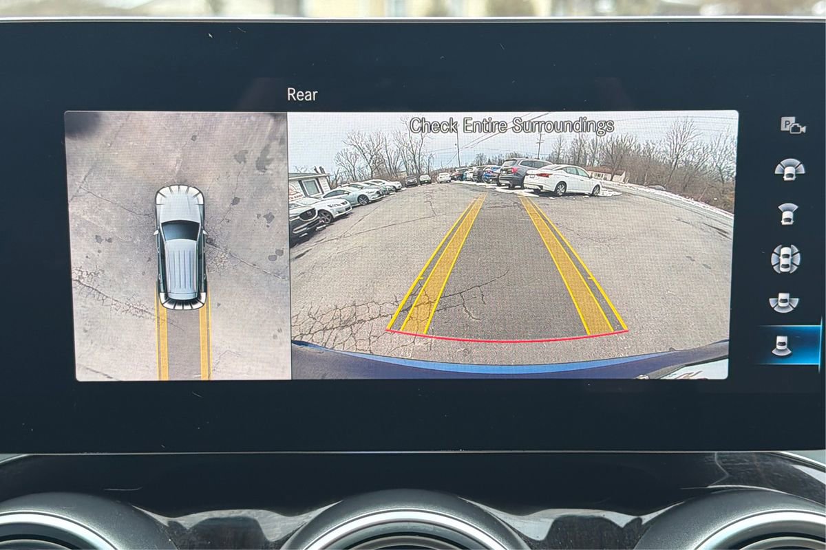 Used 2021 Mercedes-Benz GLC 300 4MATIC w/ Premium Package image 32