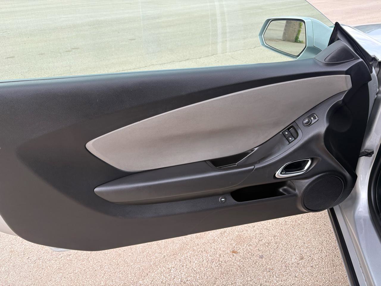 Used 2010 Chevrolet Camaro LS RWD image 17