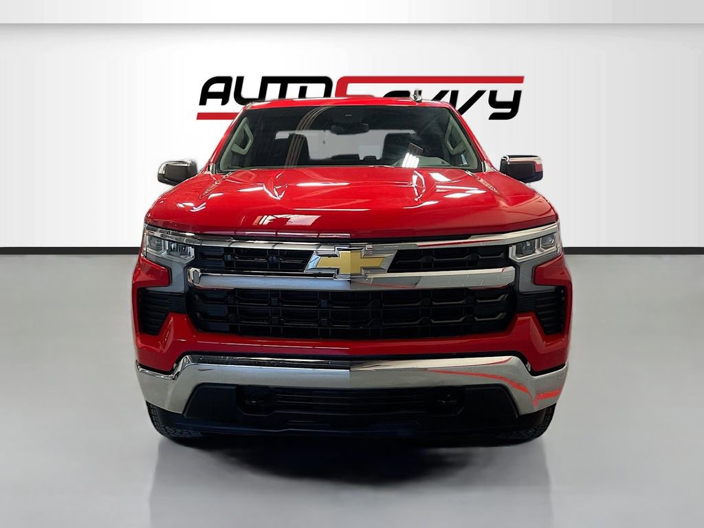Used 2025 Chevrolet Silverado 1500 LT image 2
