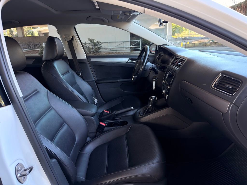 Used 2013 Volkswagen Jetta TDI image 32