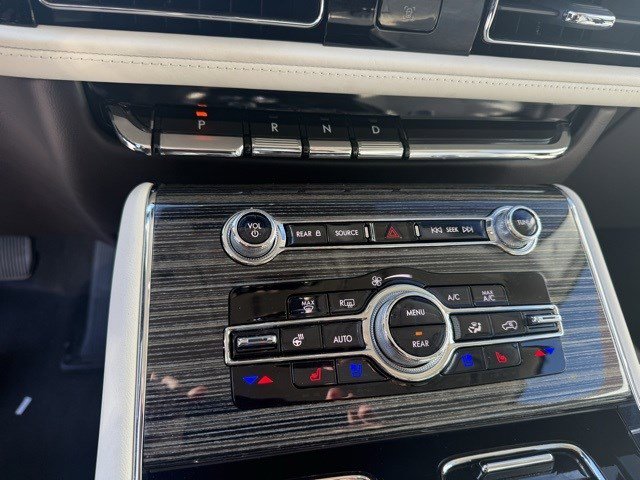 Certified 2023 Lincoln Aviator Black Label w/ Dynamic Handling Package image 15