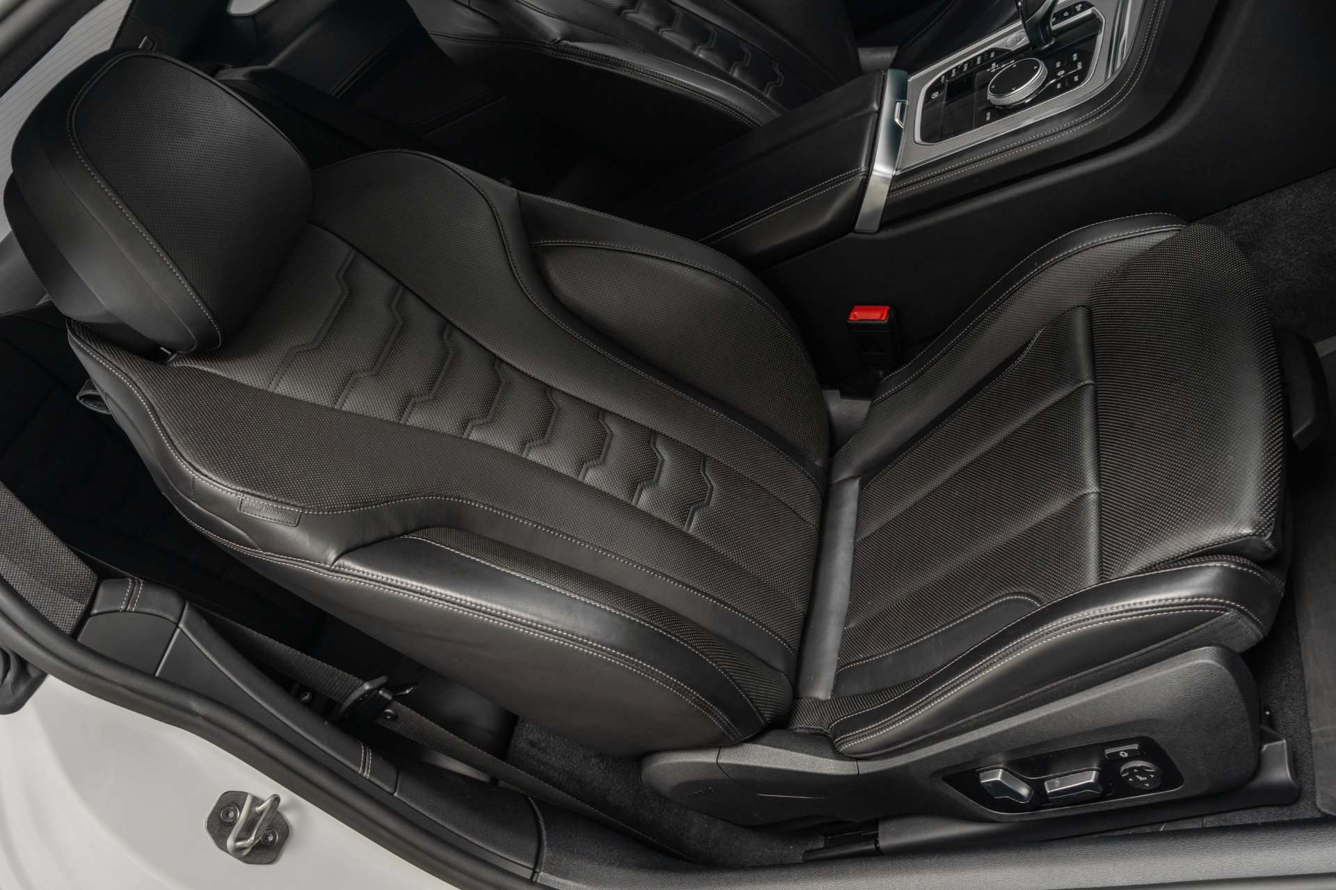 Used 2023 BMW 840i xDrive Coupe w/ Driving Assistance Package image 26