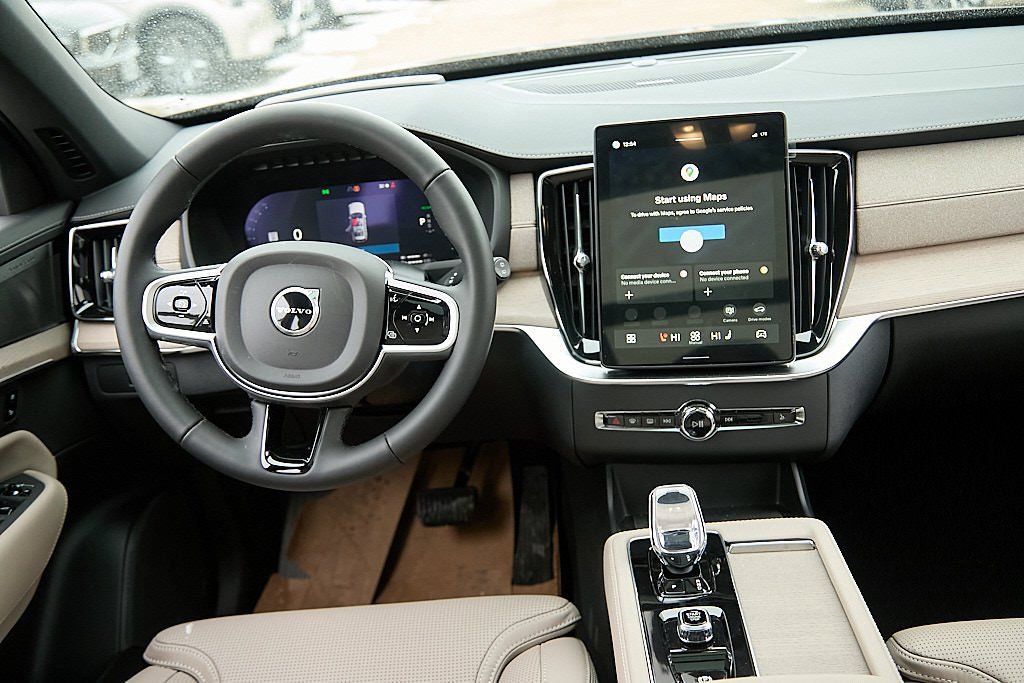 New 2026 Volvo XC90 T8 Ultra w/ Protection Package image 26