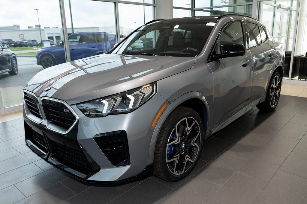 Used 2025 BMW X2 M35i w/ Premium Package image 3