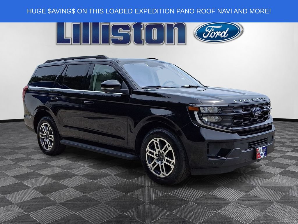 Used 2025 Ford Expedition Active AWD/4WD image 3