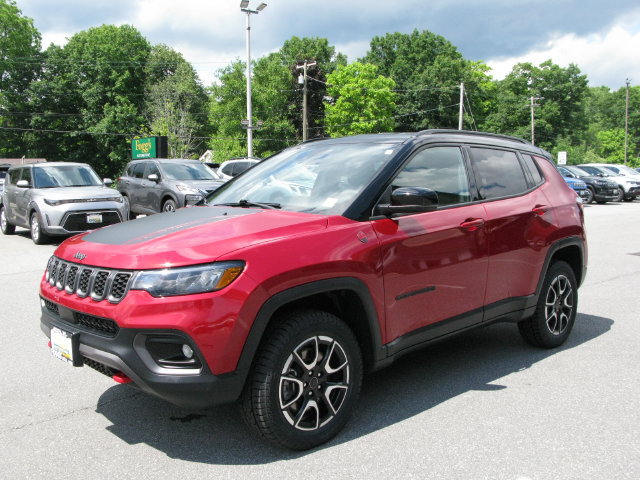 Used 2025 Jeep Compass Trailhawk AWD/4WD image 10