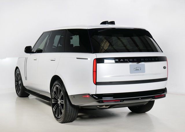 Used 2023 Land Rover Range Rover SE image 32