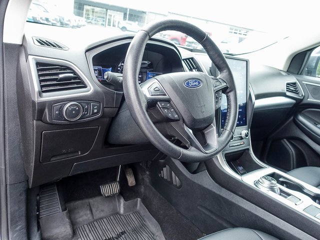 Used 2022 Ford Edge SEL w/ Convenience Package image 2