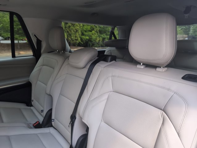 Used 2025 Lincoln Navigator L Reserve image 20