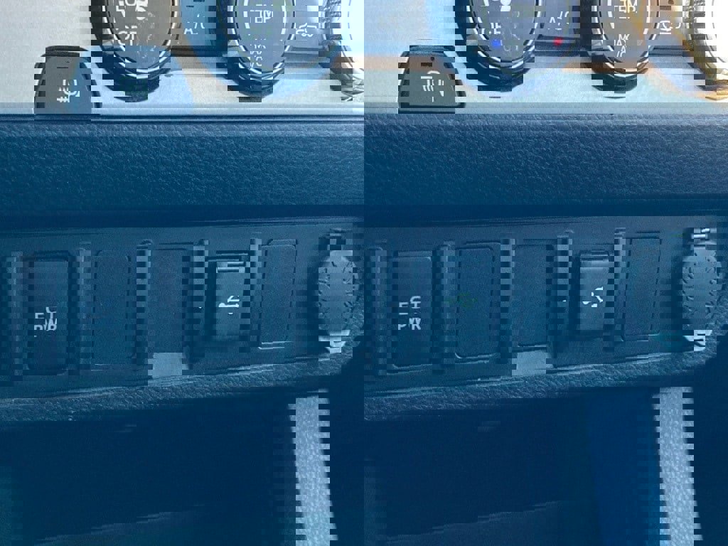 Used 2022 Toyota Tacoma SR w/ SR Convenience Package image 24