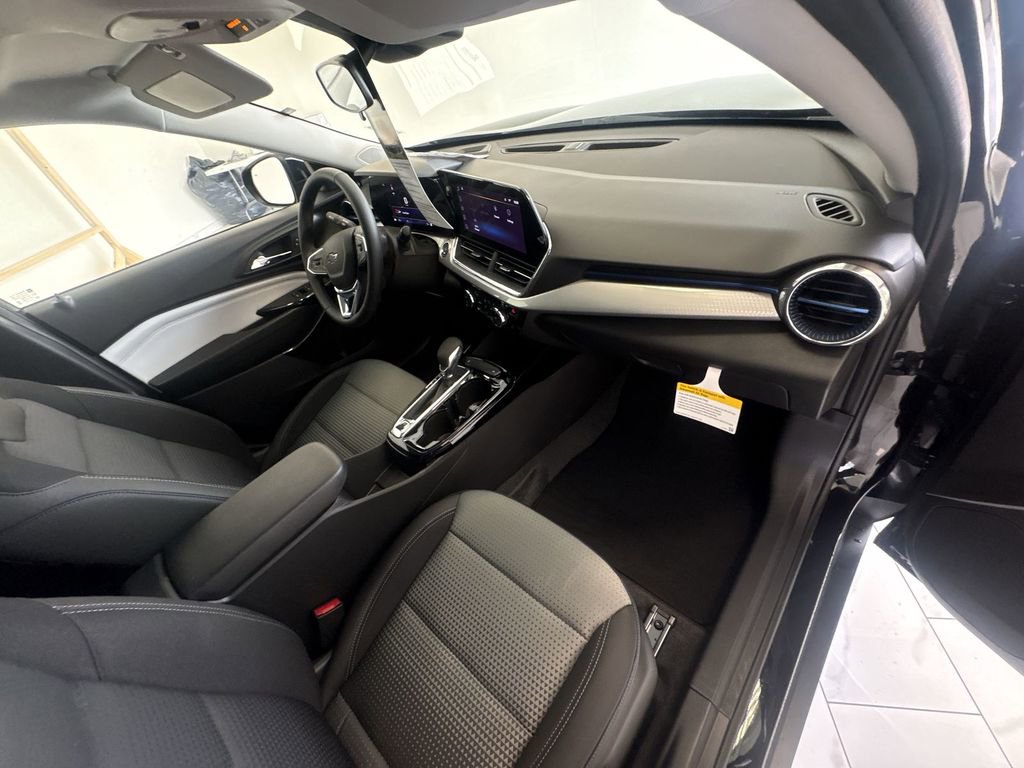 New 2026 Chevrolet Trax LT FWD image 30