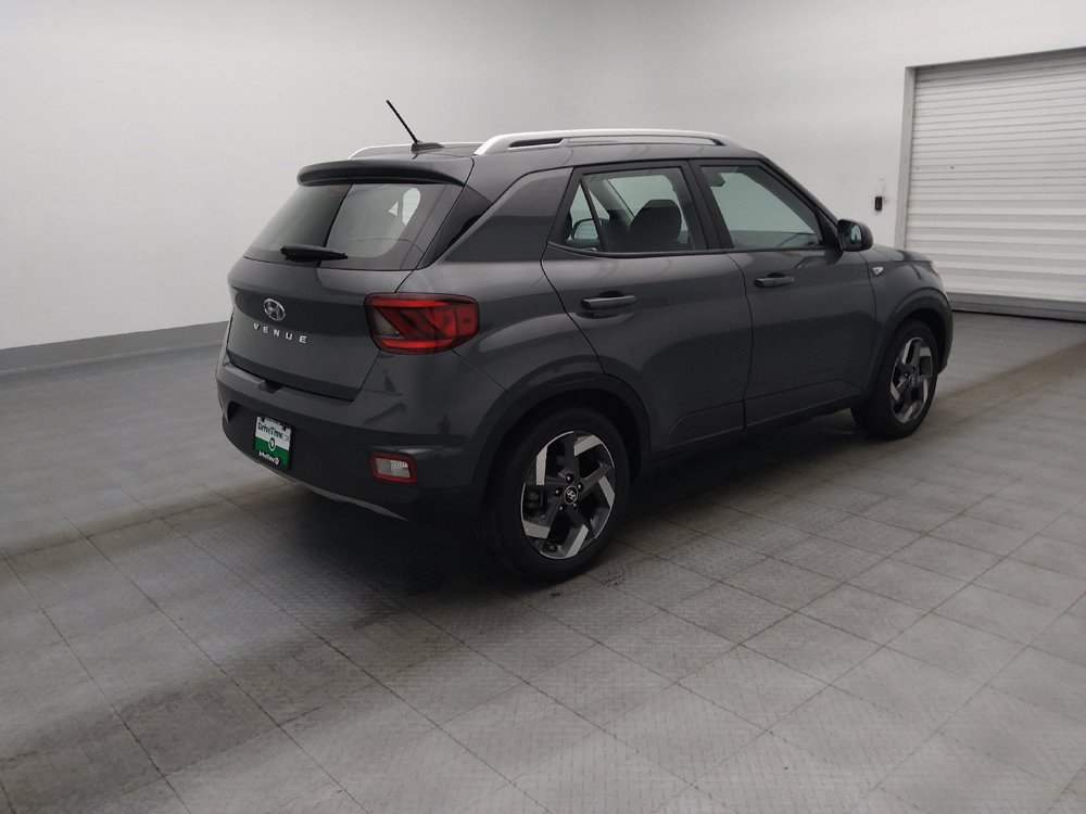 Used 2025 Hyundai Venue SEL FWD image 10