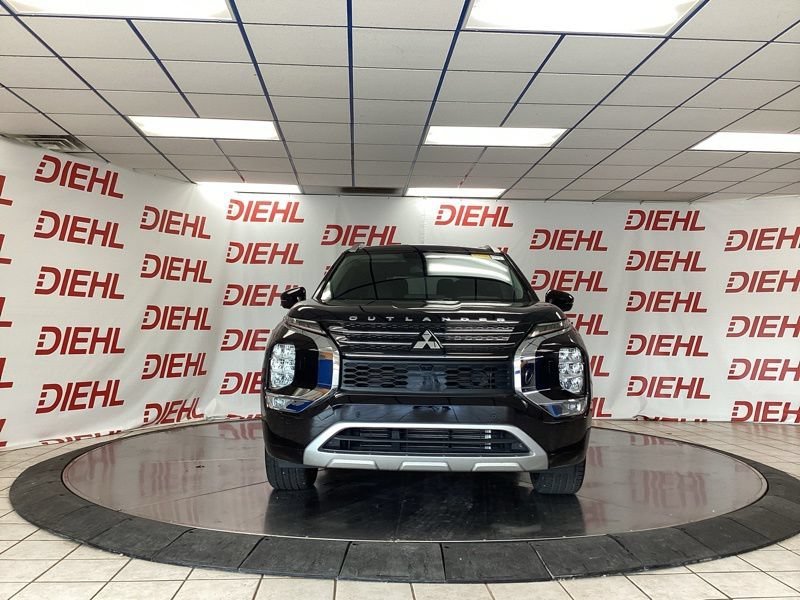 Used 2024 Mitsubishi Outlander SEL AWD/4WD image 2