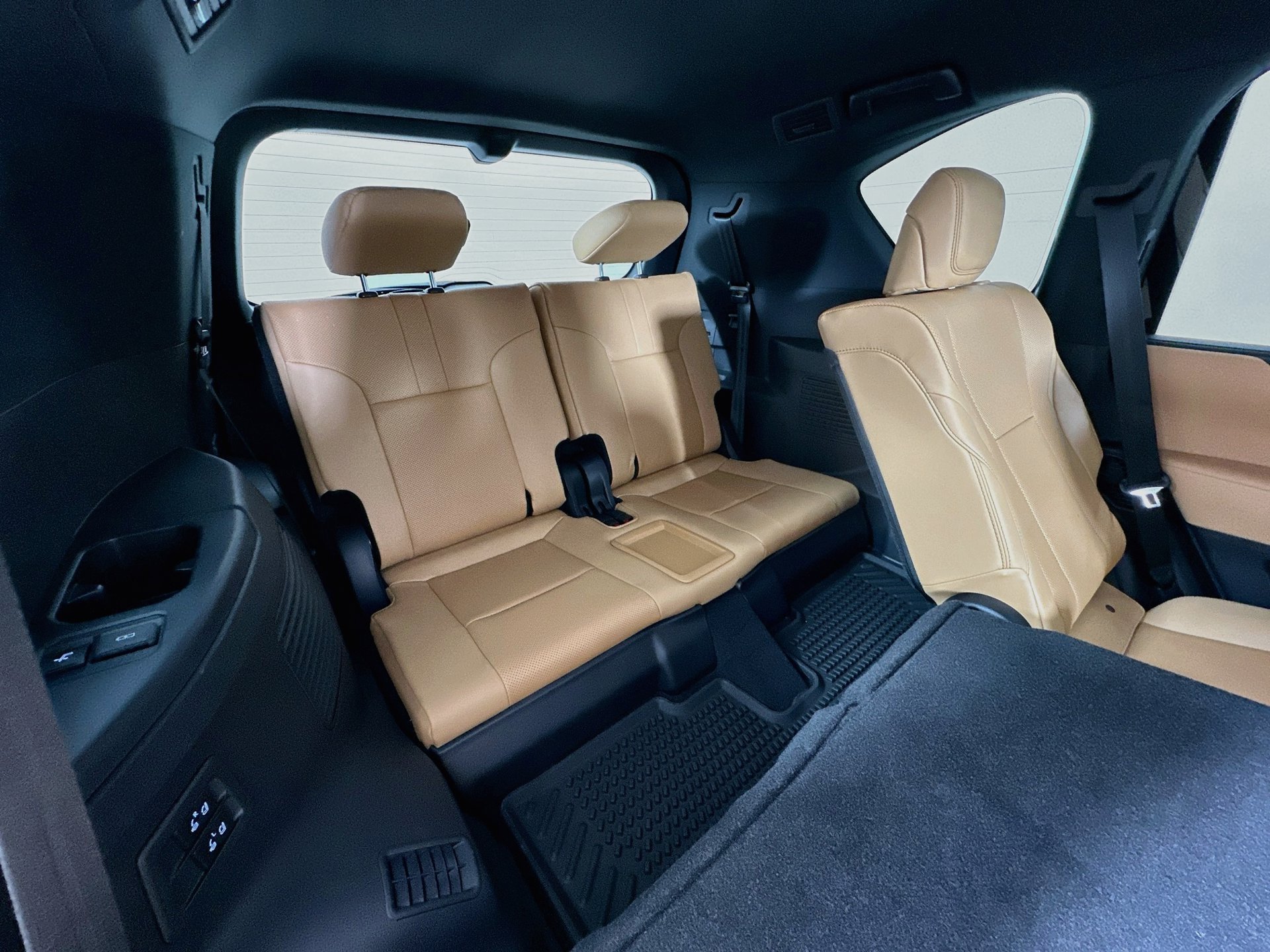 Used 2026 Lexus LX 700h Luxury w/ Appearance Package AWD/4WD image 30