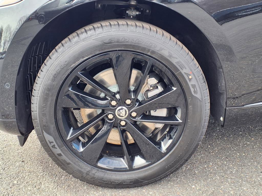 New 2026 Jaguar F-PACE R-Dynamic S image 9