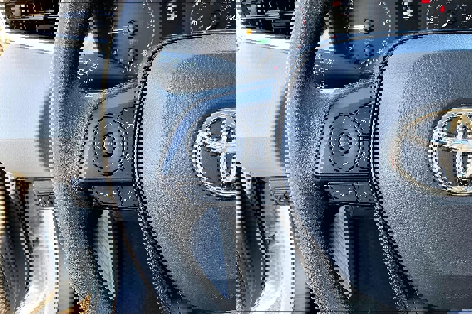 Certified 2025 Toyota Corolla LE image 22